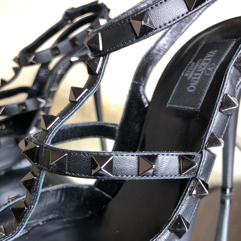 VALENTINO ROCKSTUD LEATHER PUMPS - Picture 4 of 14